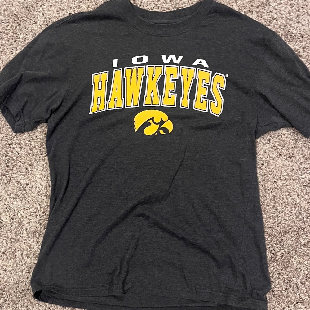 Iowa Hawkeyes Short Sleeve TShirt. Medium